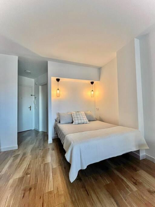 Acogedor Estudio 650 M De Playa Фуeнхирола Екстериор снимка