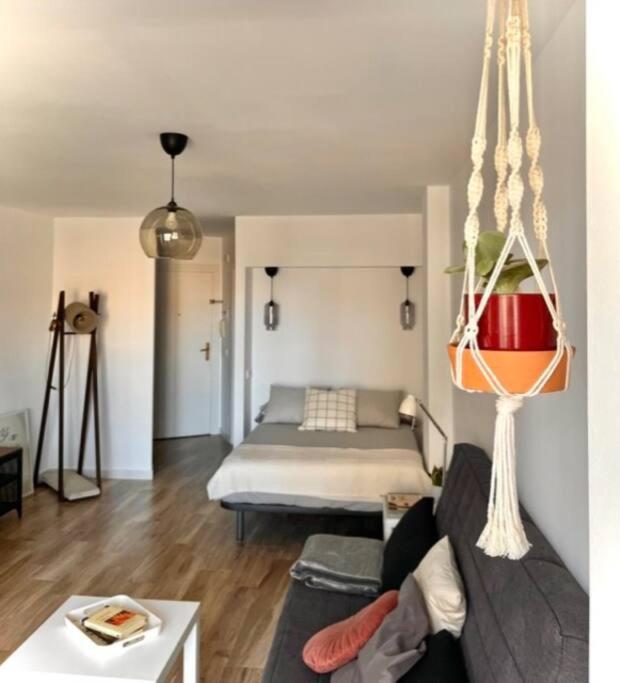 Acogedor Estudio 650 M De Playa Фуeнхирола Екстериор снимка